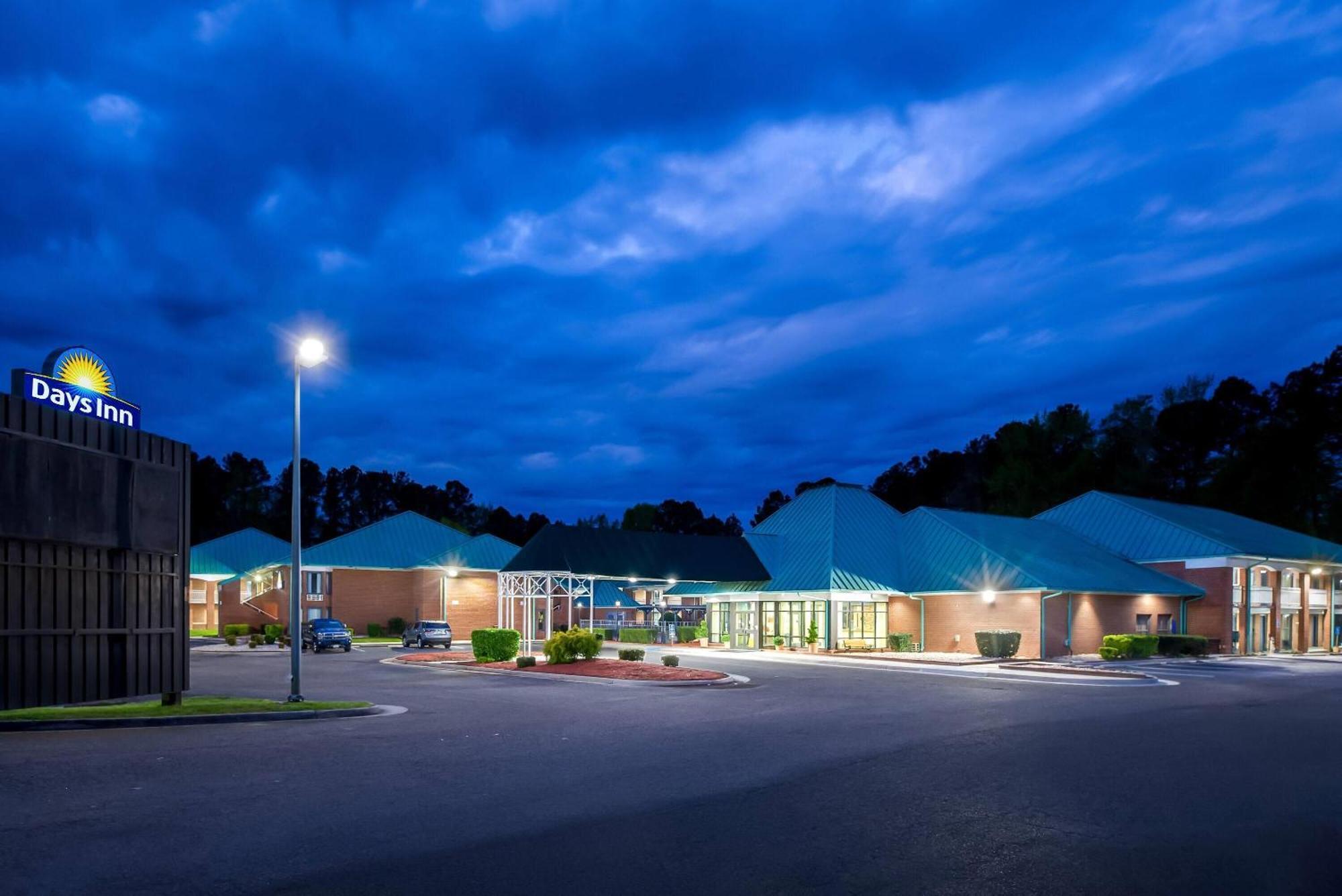 Days Inn By Wyndham Petersburg/South Fort Lee Εξωτερικό φωτογραφία