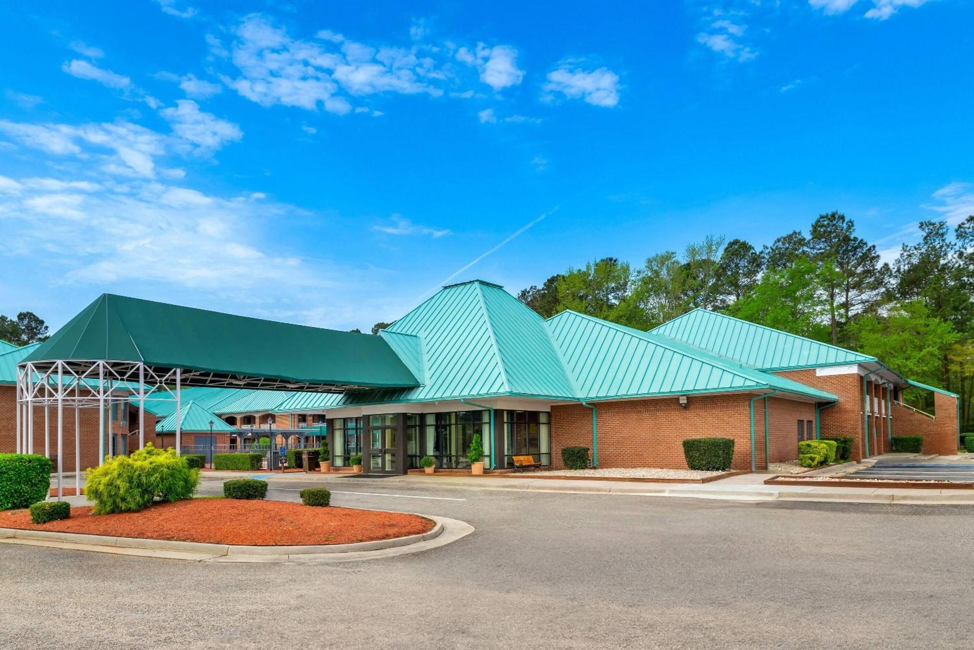 Days Inn By Wyndham Petersburg/South Fort Lee Εξωτερικό φωτογραφία